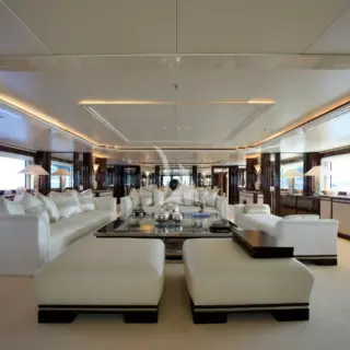 LIONESS V - Main Salon