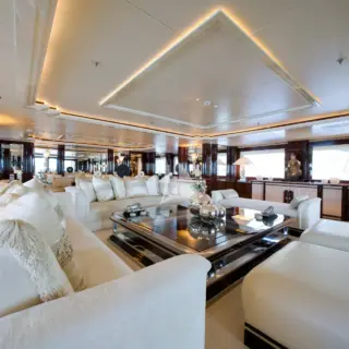 LIONESS V - Main Salon