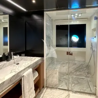 Main Cabin Ensuite