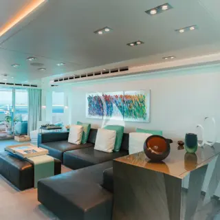HOME - Main Salon