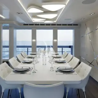 Main deck dining