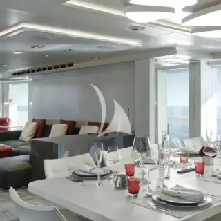 Main deck dining