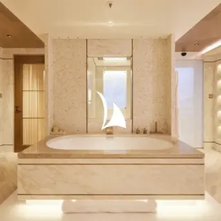 Owner's deck - her bathroom