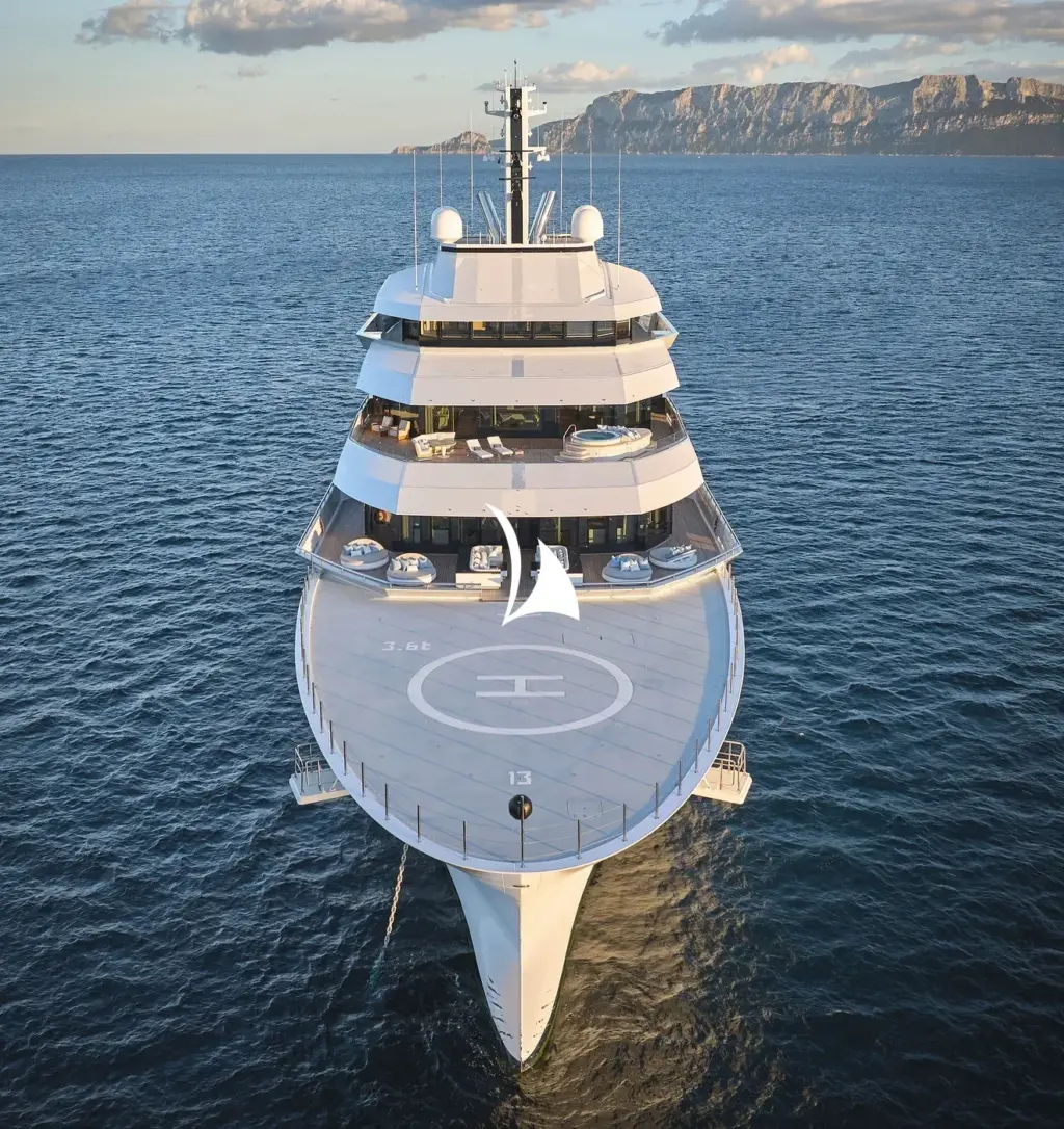 RENAISSANCE - Helipad - commercially certified