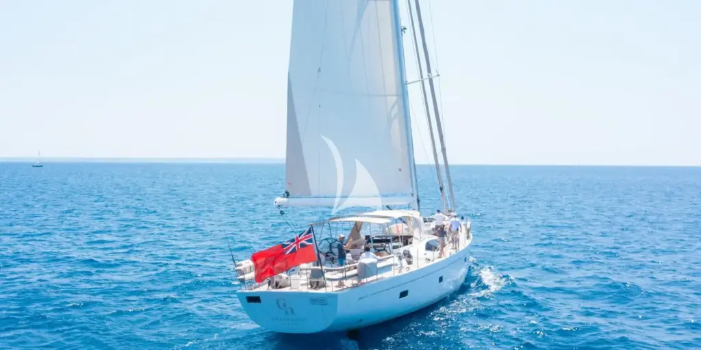 CHAMPAGNE HIPPY - Sailing