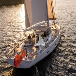 CHAMPAGNE HIPPY - Sailing