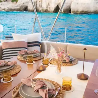 CHAMPAGNE HIPPY - Dining table