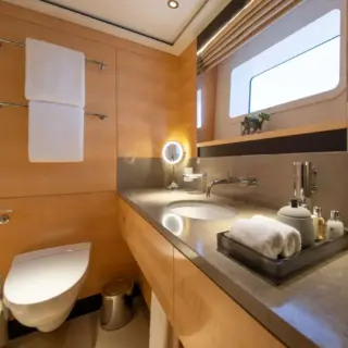 Lady Victoria - Image 17