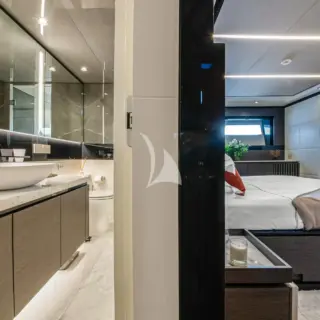 Lower Deck Master Bathroom