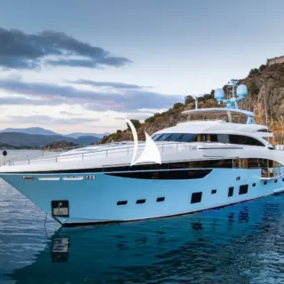 Profile at anchor