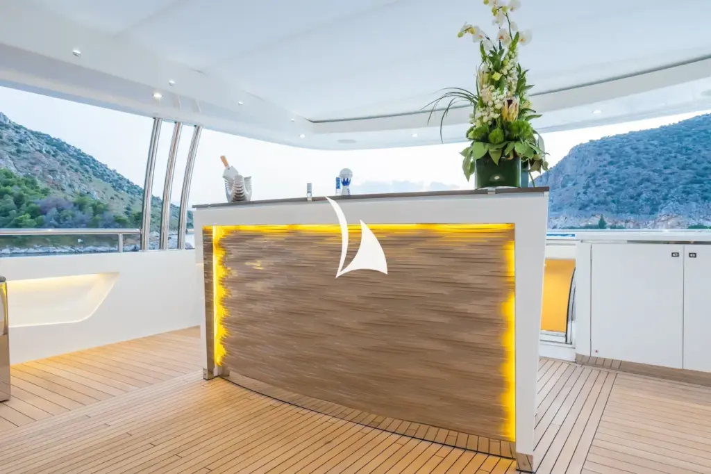 LE VERSEAU - Sundeck bar and Jacuzzi