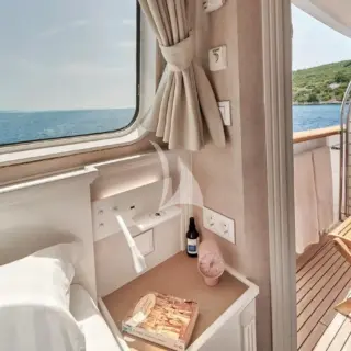 LA PERLA - Guest Stateroom - balcony - (Cabin 1 & 2)