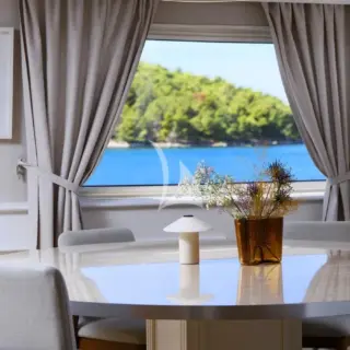 Bridge Deck - Salon and Formal Dining