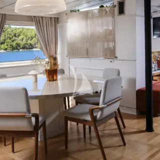 Bridge Deck - Salon and Formal Dining