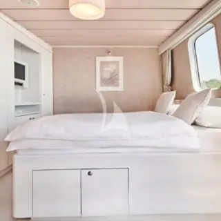 LA PERLA - Guest Stateroom - (Cabin 1 & 2)