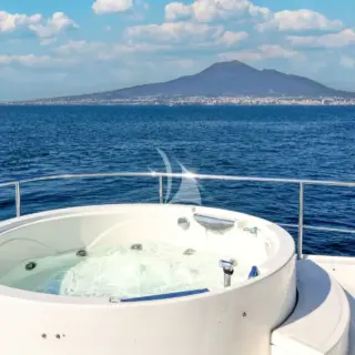 JACUZZI