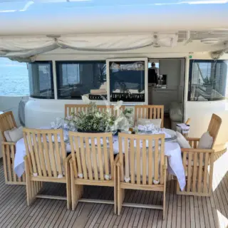 UPPER DECK