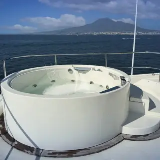 JACUZZI