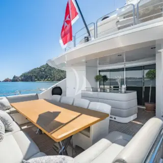 LADY VOLANTIS - Main Deck Aft