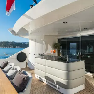 LADY VOLANTIS - Main Deck Aft Bar