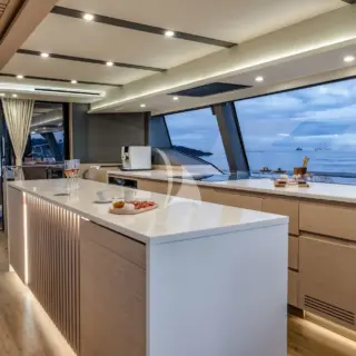 SERENISSIMA III - Galley up