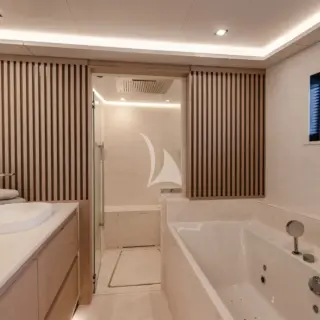 Master's cabin bathroom