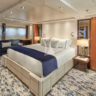 Master Stateroom, Forward Below Deck