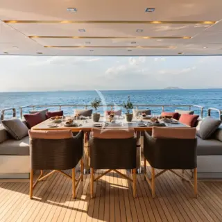 Aft deck - al fresco dining