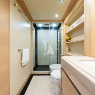 Master cabin bath