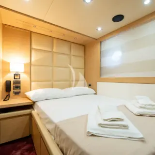 Double Cabin with french bed