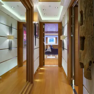 MASTER CABIN CORRIDOR MAIN DECK