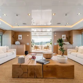Main deck salon