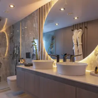 Master cabin bathroom