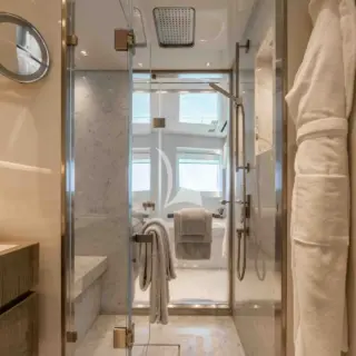 PREMURA - master suite en-suite central shower