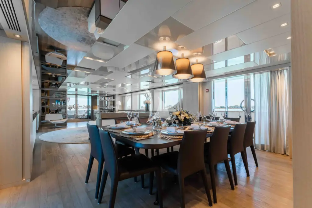 PREMURA - main saloon dining