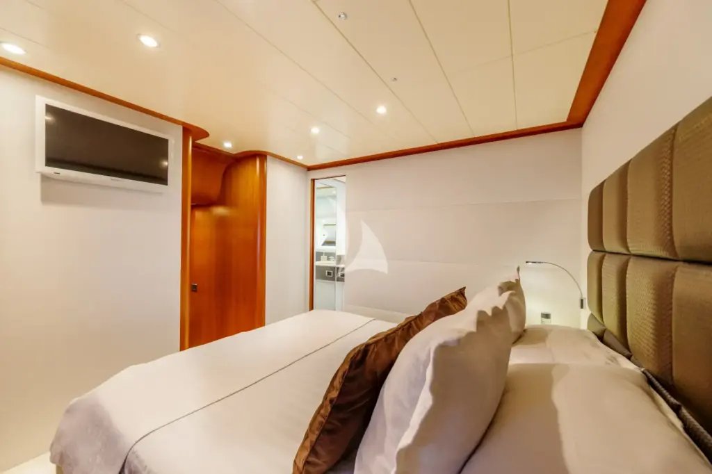 WHITEHAVEN - Image 5