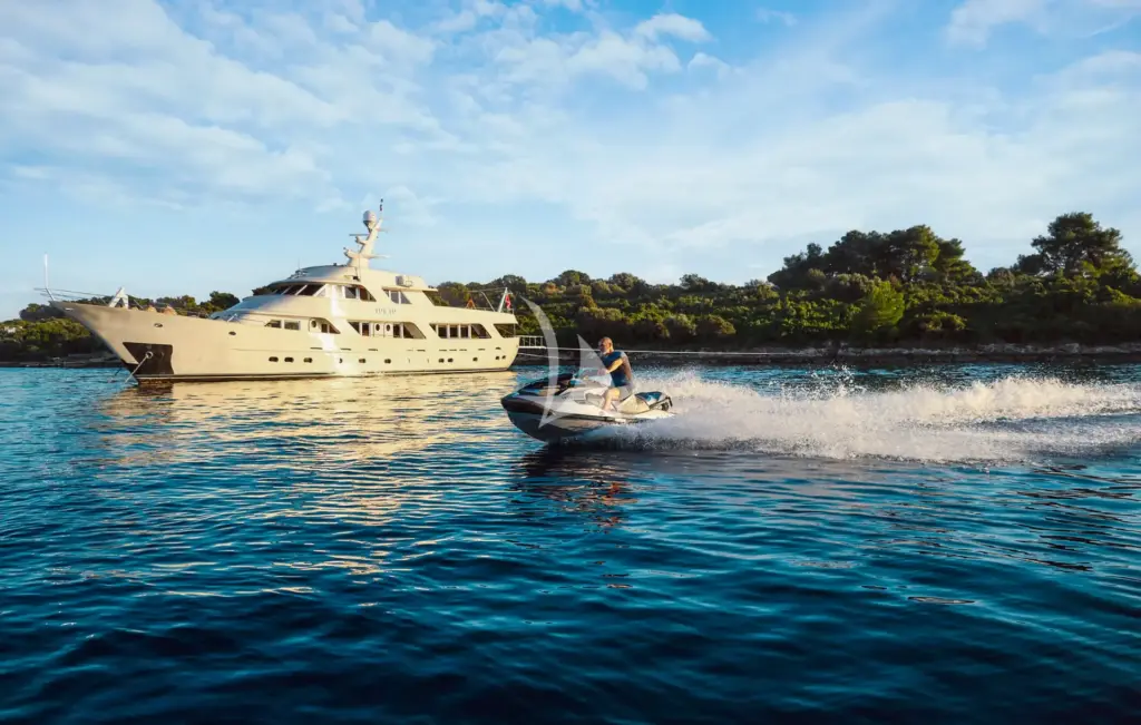 TO je TO - Exterior water jetski