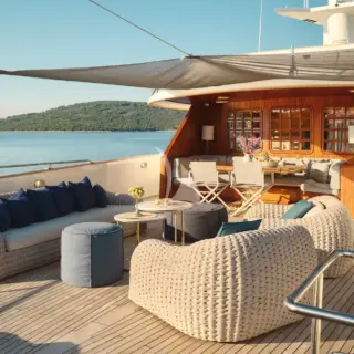 Exterior sitting area sun deck