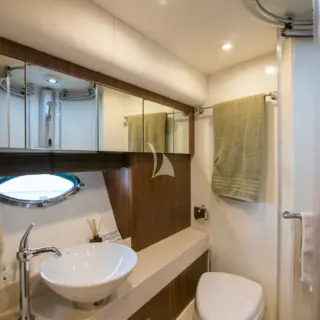 Master cabin en-suite facilities