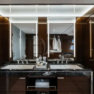 Master ensuite on main deck