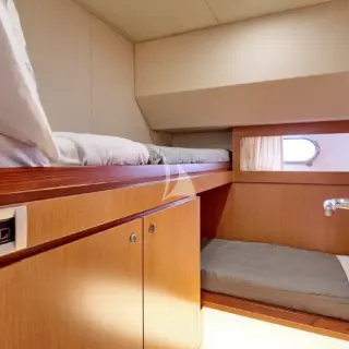 Twin cabin