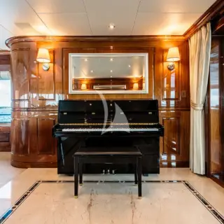 Main Salon Foyer