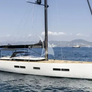 MYSTIC - At anchor