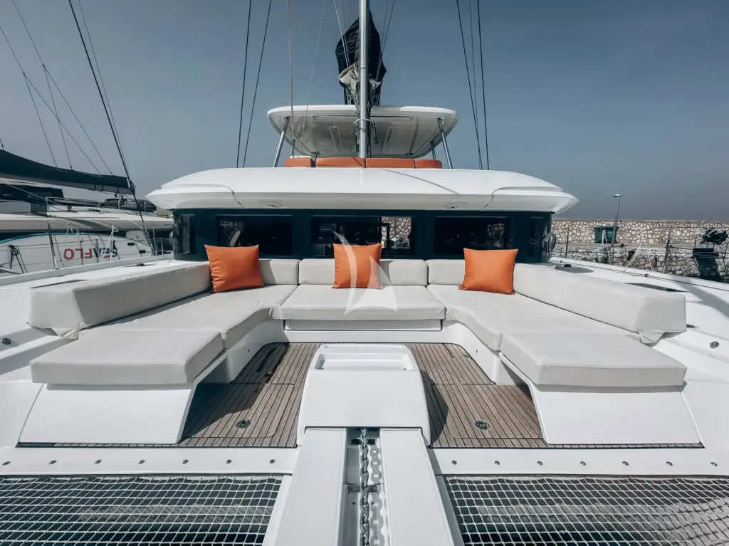 AURELIA - Fore deck - Relaxing area