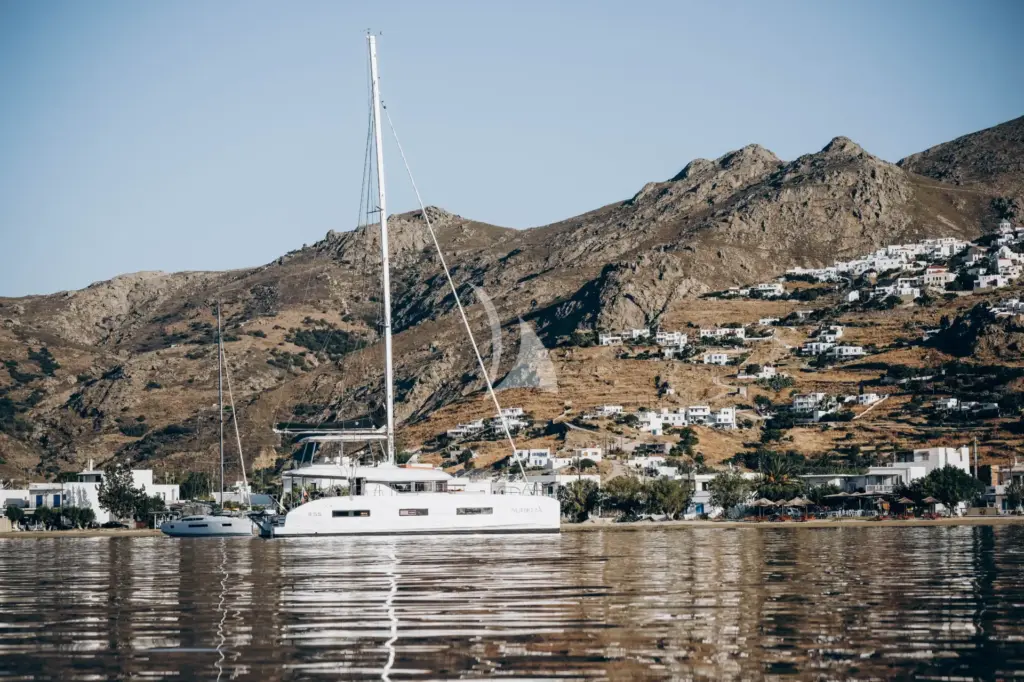 AURELIA - View from afar