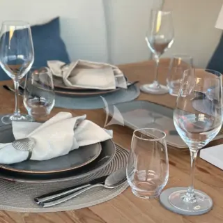 AURELIA - Dinner table