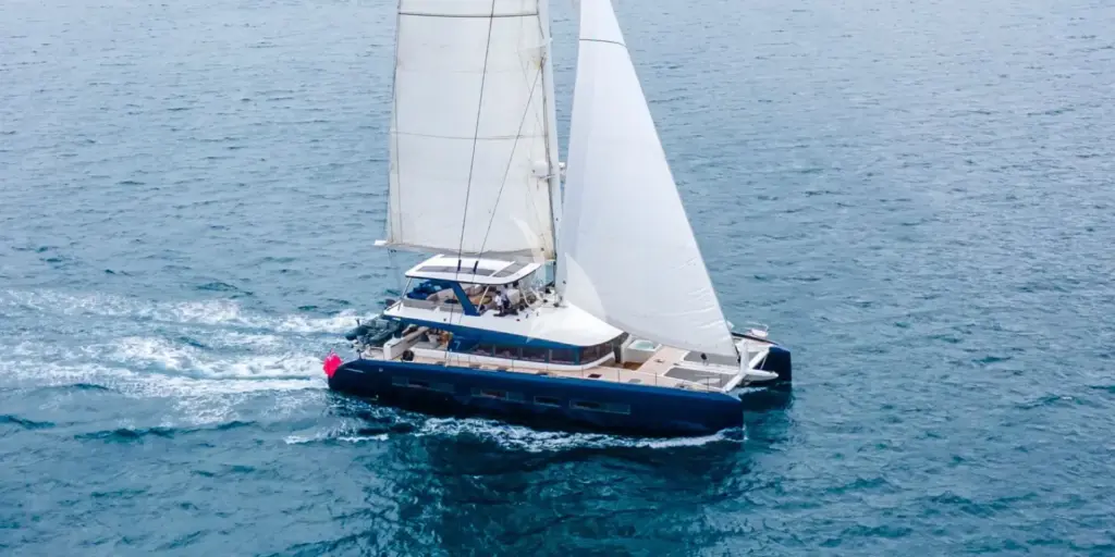 MANE ET NOCTE - Sailing