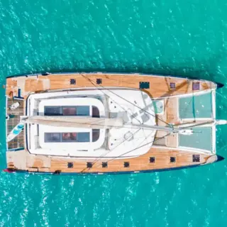 MANE ET NOCTE - at anchor