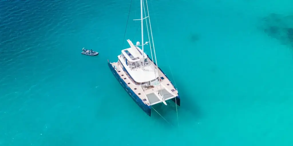 MANE ET NOCTE - at anchor