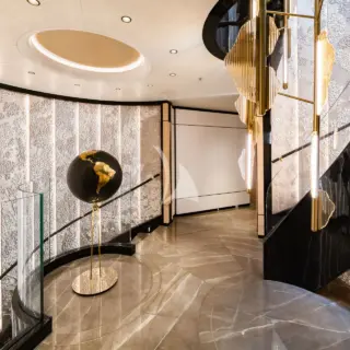MALIA - Main deck foyer